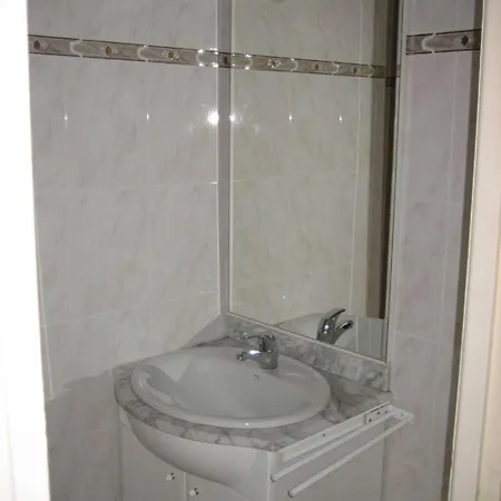 Heliopolis Ab 111- 4 Personnes * Agde